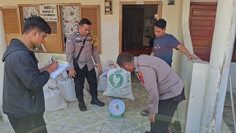 Polsek Siantar Selatan Dampingi Penjualan 951 Kg Hasil Panen Jagung Petani Binaan ke Bulog Cabang Pematangsiantar