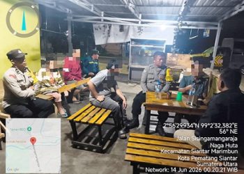 perosnil piket melakukan pengecekan TKP adanya keributan di Jalan SM. Raja