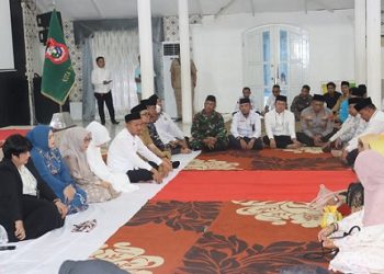 Kapolres Tanjungbalai, AKBP Welman Feri, S.I.K. M.I.K hadiri acara upah upah kepulangan Walikota Tanjungbalai, H. Mahyaruddin Salim Batu-bara, S.E, M.AP, beserta istri, Hj. Mashandayani Mayaruddin, S.E, M.M