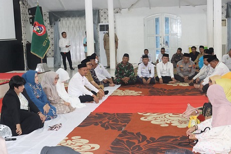 Kapolres Tanjungbalai, AKBP Welman Feri, S.I.K. M.I.K hadiri acara upah upah kepulangan Walikota Tanjungbalai, H. Mahyaruddin Salim Batu-bara, S.E, M.AP, beserta istri, Hj. Mashandayani Mayaruddin, S.E, M.M