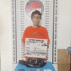 Tersangka RB dan barang bukti yang diringkus Sat Resnarkoba Polres Pematangsiantar