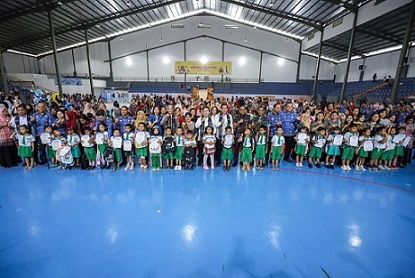 Wali Kota Pematangsiantar Wesly Silalahi SH MKn bersama Bunda PAUD Ny Liswati Wesly Silalahi menghadiri acara Pelepasan Anak Didik PAUD-SAB se-Kota Pematangsiantar TA 2025/2026.