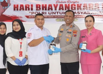 Kapolres Tanjungbalai, AKBP Welman Feri, S.I.K. M.I.K ikut donor darah 