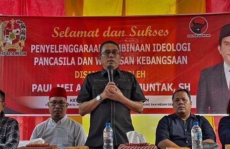 Anggota DPRD Medan Paul Mei Anton Simanjuntak saat pelaksanaan melakukan penyebarluasan ideologi Pancasila dan Wawasan Kebangsaan (Wasbang). (Foto Ist)