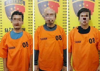 Tiga tersangka PGS, SS dan RS yang diserahkan keluarganya pada Senin (22/6/2026) sore sekira pukul 15.30 Wib