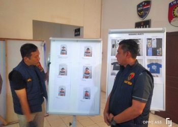 Polrestabes Medan saat paparan bentrok antar geng motor yang menewaskan satu remaja berhasil menangkap 6 pelaku (Foto Ist)