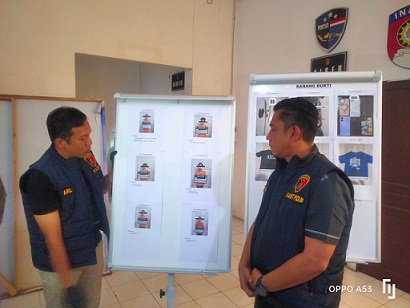 Polrestabes Medan saat paparan bentrok antar geng motor yang menewaskan satu remaja berhasil menangkap 6 pelaku (Foto Ist)