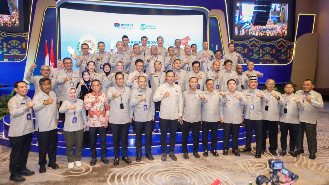 Wali Kota Pematangsiantar Wesly Silalahi SH MKn mengikuti pembahasan Rakernas XVIII APEKSI