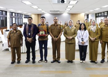 Wali Kota Pematangsiantar Pematangsiantar Wesly Silalahi SH MKn diwakili Asisten Perekonomian dan Pembangunan Setdako Subrata Nata Lumbantobing SSTP MSP, membuka kegiatan FGD EWS Cik Laila Kota Pematangsiantar