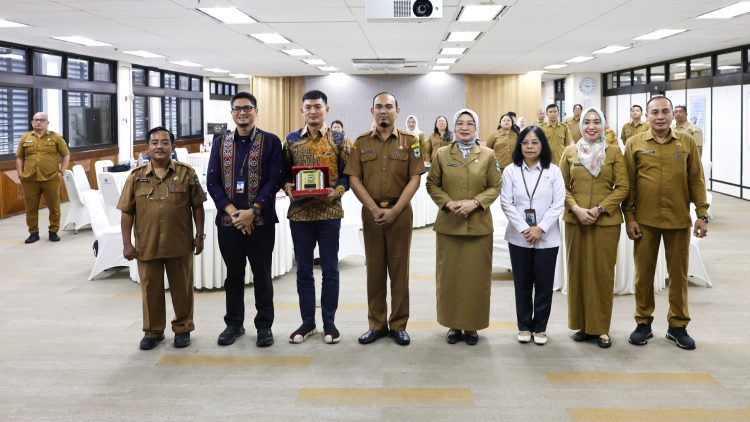 Wali Kota Pematangsiantar Pematangsiantar Wesly Silalahi SH MKn diwakili Asisten Perekonomian dan Pembangunan Setdako Subrata Nata Lumbantobing SSTP MSP, membuka kegiatan FGD EWS Cik Laila Kota Pematangsiantar