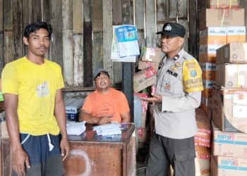 Bhabinkamtibmas Kelurahan Pardomuan AIPDA Hardi N. Silalahi melaksanakan kegiatan DDS di Gudang Expedisi