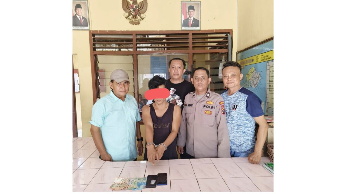 Tersangka LPT alias Leo dan barang bukti saat diamankan di Polseķ Gunung Malela