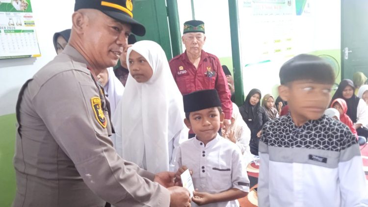 Kapolsek Datuk Bandar, IPTU H. Lion Hutasoit, S.H. M.H hadiri kegiatan pendistribusian santunan Program Pendidikan Tahun 2026