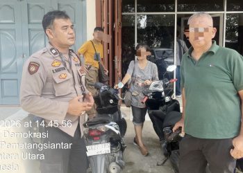 personil piket Polseķ Sianțar Martoba respon cepat melakukan pengecekan TKP keluhan warga