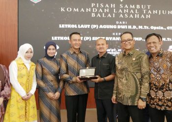 Wali Kota Tanjungbalai Mahyaruddin Salim bersama Wakil Wali Kota Muhammad Fadly Abdina menghadiri acara Pisah Sambut Danlanal TBA