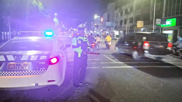 personil piket AIPTU BM Pakpahan, AIPDA Panal Simarmata, BRIPKA Dedy Sinaga dan BRIPKA Sahat Situmorang melaksanakan kegiatan patroli BLP