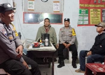 Bhabinkamtibmas Polseķ Sianțar Martoba Laksanakan SALING di Pos Kamling Jalan Sitalasari