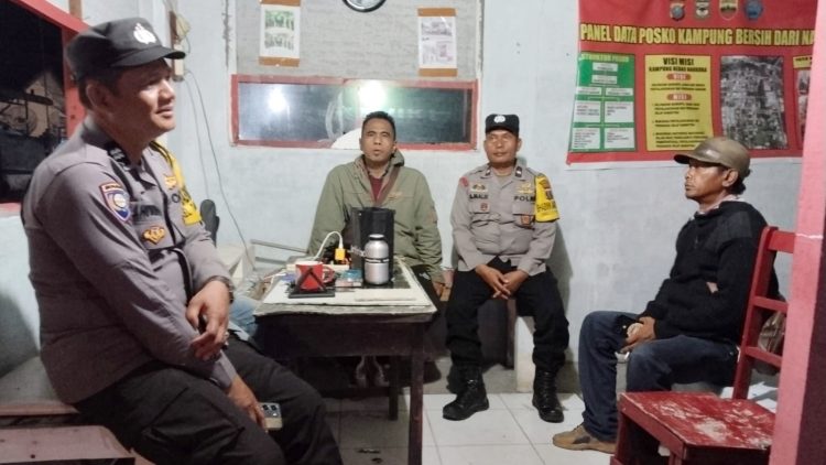 Bhabinkamtibmas Polseķ Sianțar Martoba Laksanakan SALING di Pos Kamling Jalan Sitalasari