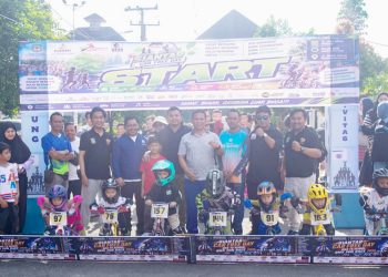 Wali Kota Pematangsiantar Wesly Silalahi SH MKn diwakili Sekda Junaedi Antonius Sitanggang SSTP MSi membuka kegiatan Siantar Car Free Day (CFD), di kawasan Lapangan Adam MaliK