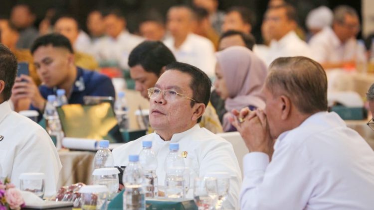 Wali Kota Pematangsiantar Wesly Silalahi SH MKn menghadiri Rakor Asistensi dan Monitoring Penggunaan Tambahan Dana Transfer Ke Daerah (TKD) 2026 yang dibuka Gubernur Sumut Muhammad Bobby Afif Nasution SE MM, di Aula Raja Inal Siregar Kantor Gubernur Sumut