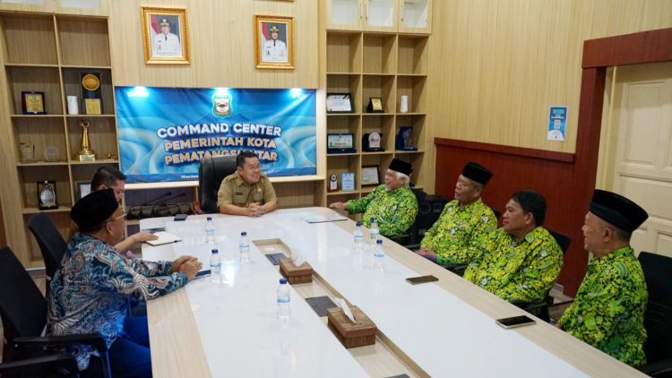 Wali Kota Pematangsiantar Wesly Silalahi SH MKn sambut silaturahmi Dewan Masjid Indonesia (DMI) Kota Pematangsiantar.