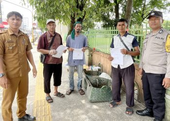 Bhabinkamtibmas Polsek Siantar Selatan Sambang Kamtibmas kepada PKL Jalan Gereja