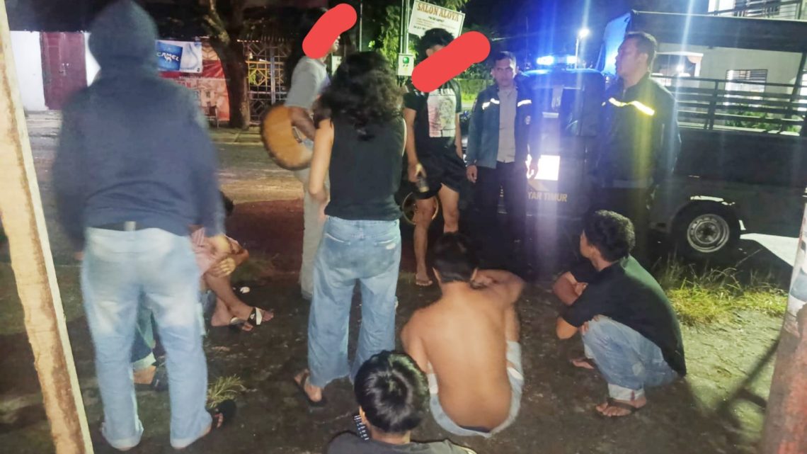 Personil Polsek Siantar Timur respon cepat bubarkan kerumunan Pemuda di Jalan Ksatria Lorong 23 BDB