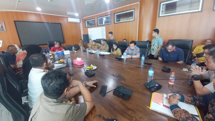 Rapat Dengar Pendapat (RDP) di Komisi 4 DPRD Medan terkait dengan Prasarana, Sarana, dan Utilitas (PSU) di Kompleks Contempo Regency. (Foto Ist)