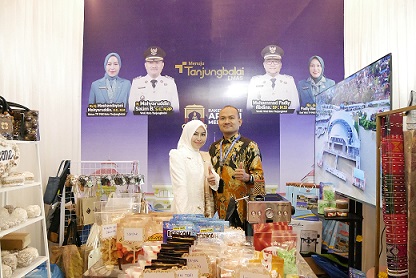 Wali Kota Tanjungbalai Mahyaruddin Salim didampingi Ketua TP-PKK Mashandayani Mahyaruddin menghadiri pembukaan Indonesia City Expo (ICE) 2026