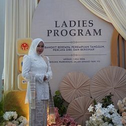 Ketua TP PKK Kota Tanjungbalai Ny. Mashandayani Mahyaruddin Hadiri Ladies Program Dalam Rakernas XVIII APEKSI 2026 di Kota Medan