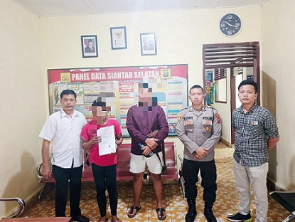 Kanit Reskrim IPDA J. Manihuruk SH bersama personil saat selesaikan dugaan pencurian di warkop jalan Gereja dengan problem solving