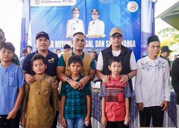 Anggota DPRD Kota Medan, Saipul Bahri mendampingi Wali Kota Medan Rico Tri Putra Bayu Waas dalam kegiatan Sapa Warga di Medan Labuhan. (Foto Ist)