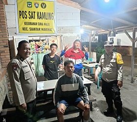 Piket Bhabinkamtibmas Polsek Siantar Marihat Laksanakan SALING di Pos Kamling Jalan Durian