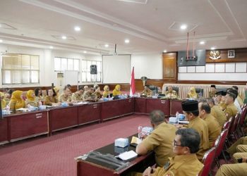 Wali Kota Tanjungbalai Mahyaruddin Salim memimpin Rapat Koordinasi Pemerintah (Rakorpem)