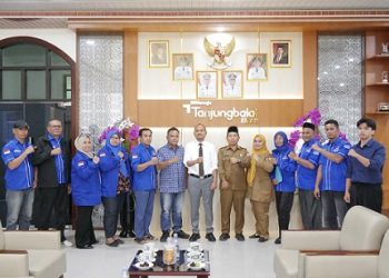 Wali Kota Tanjungbalai Mahyaruddin Salim menerima kunjungan dan audiensi Plt Ketua DPC Partai Demokrat Kota Tanjungbalai Nurhimsyah Junedi beserta pengurus lainnya