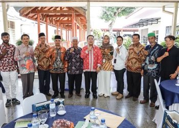 Wali Kota Pematangsiantar Wesly Silalahi SH MKn bersama sejumlah tokoh agama menerima kunjungan tim peneliti dari SETARA Institute