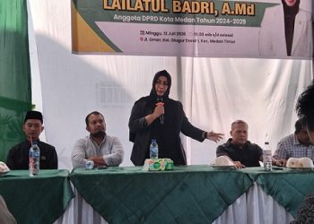Anggota DPRD Kota Medan, Lailatul Badri saat Sosialisasi Pembinaan Ideologi Pancasila dan Wawasan Kebangsaan (Wasbang). (Foto Ist)
