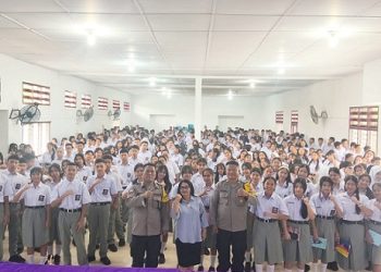 Bhabinkamtibmas Aiptu SM Purba dan Aipda Ijon Rotuah Saragih melaksanaskan kegiatan Police Go To Scholl di SMA Negeri 1