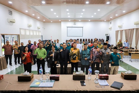 Wali Kota Pematangsiantar Wesly Silalahi SH MKn diwakili Staf Ahli Bidang Pembangunan Muhammad Hamdani Lubis SH membuka kegiatan Seminar Sehari ‘Membangun Jiwa Kepemimpinan dan Nasionalisme’ yang diikuti para tokoh agama