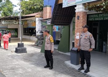 Piket Bhabinkamtibmas Aiptu Deddy Syam SH dan Aiptu R.P Damanik melaksanakan patroli objek vital Taman Hewan