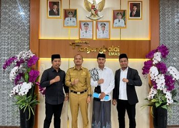 Wali Kota Tanjungbalai Mahyaruddin Salim Berangkatkan M Rijal Hafiz Al Muttaqin Nasution Calon Mahasiswa Kuliah ke Al-Ahgaff University Yaman