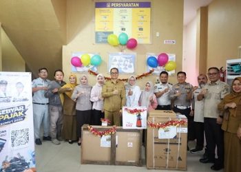 Wakil Wali Kota Muhammad Fadly Abdina Serahkan Hadiah Kepada 5 Wajib Pajak Tanjungbalai Penerima Undian Gebyar Pajak Sumut 2026
