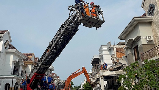 Ledakan dahsyat di kawasan perumahan elite Kompleks Grand Polonia, Medan (Foto Ist)