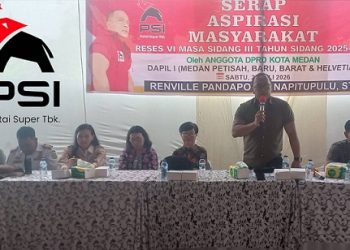 Ketua Fraksi PSI DPRD Medan, Renville Pandapotan Napitupulu saat Reses VI di halaman Gereja Katolik Stasi Maria Ratu Rosaria-Cinta Damai, Jalan Pasar I, Cintai Damai, Kecamatan Medan Helvetia, Kota Medan (Foto Ist)
