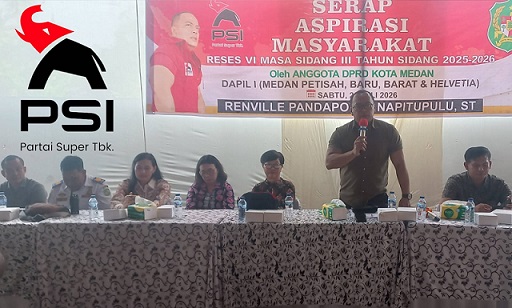 Ketua Fraksi PSI DPRD Medan, Renville Pandapotan Napitupulu saat Reses VI di halaman Gereja Katolik Stasi Maria Ratu Rosaria-Cinta Damai, Jalan Pasar I, Cintai Damai, Kecamatan Medan Helvetia, Kota Medan (Foto Ist)