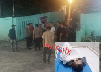 Para personil piket Polres Pematangsiantar saat melihat jenajah korban RS diruangan jenajah RS Vita Insani