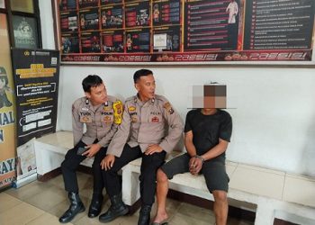 Personil Polsek Siantar Martoba saat serahkan Terduga Pelaku Pencurian ke Polsek Siantar Utara
