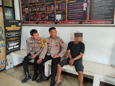Personil Polsek Siantar Martoba saat serahkan Terduga Pelaku Pencurian ke Polsek Siantar Utara
