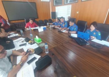 Ketua Komisi 4 DPRD Kota Medan, Paul Mei Anton Simanjuntak dalam rapat dengan Dinas Pemadam Kebakaran dan Penyelamatan (Damkarmat) Medan yang dihadiri Kepala Dinas Damkarmat Kota Medan, Wandro Abadi Agnellus Malau. (Foto Ist)