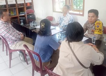 Bhabinkamtibmas Kelurahan Setia Negara AIPTU Januar Butarbutar bersama Lurah Setia Negara Didi Kimanto SH respon cepat Problem Solving masalah warga di Jalan Naga Huta Kompleks Perumahan Pondok Indah